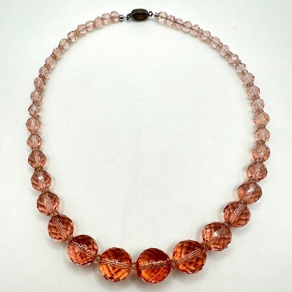 15" Vintage faceted Pink Crystal graduated beaded necklace with ornate clasp! - Picture 1 of 11